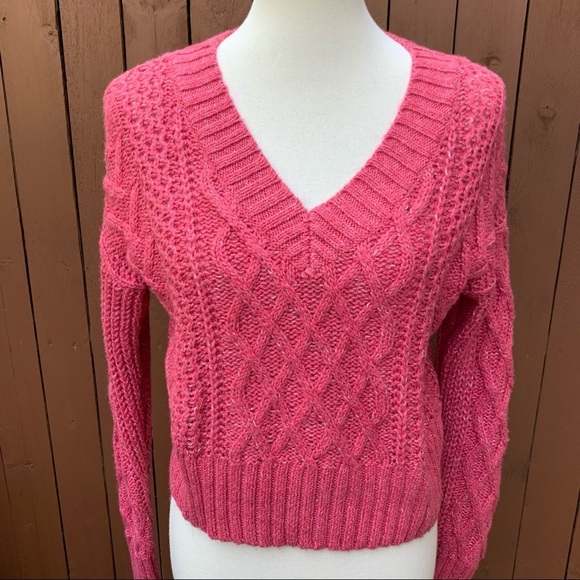American Eagle | Rose Pink V Neck Cropped Sweater - Picture 4 of 16